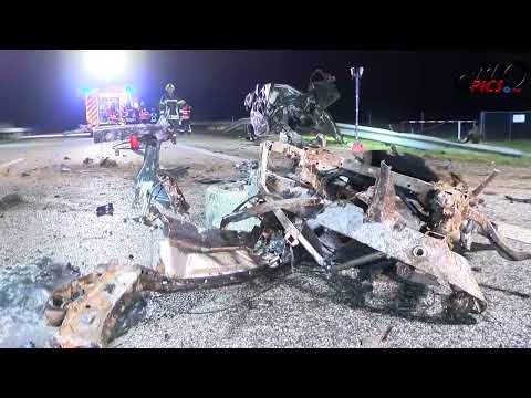 Horrorcrash auf der A20 bei Mönkhagen - BMW Fahrer überlebt Zusammenprall mit Autobahnbrücke