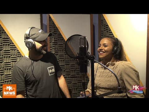 Arthur Callazans em estúdio Feat. Julia Vitória (#MKnãoPARA)