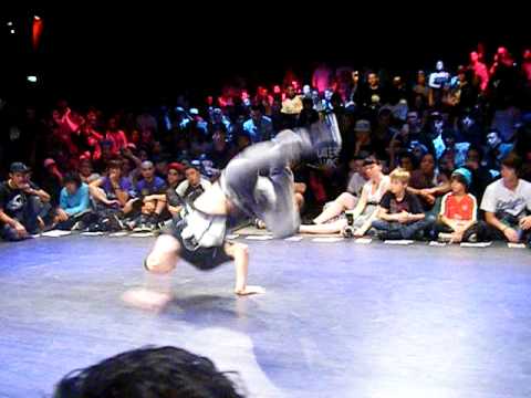 KIDO & FOCUS VS THESIS & KEEBZ - TOP 4 || WORLD BBOY CLASSIC 2010
