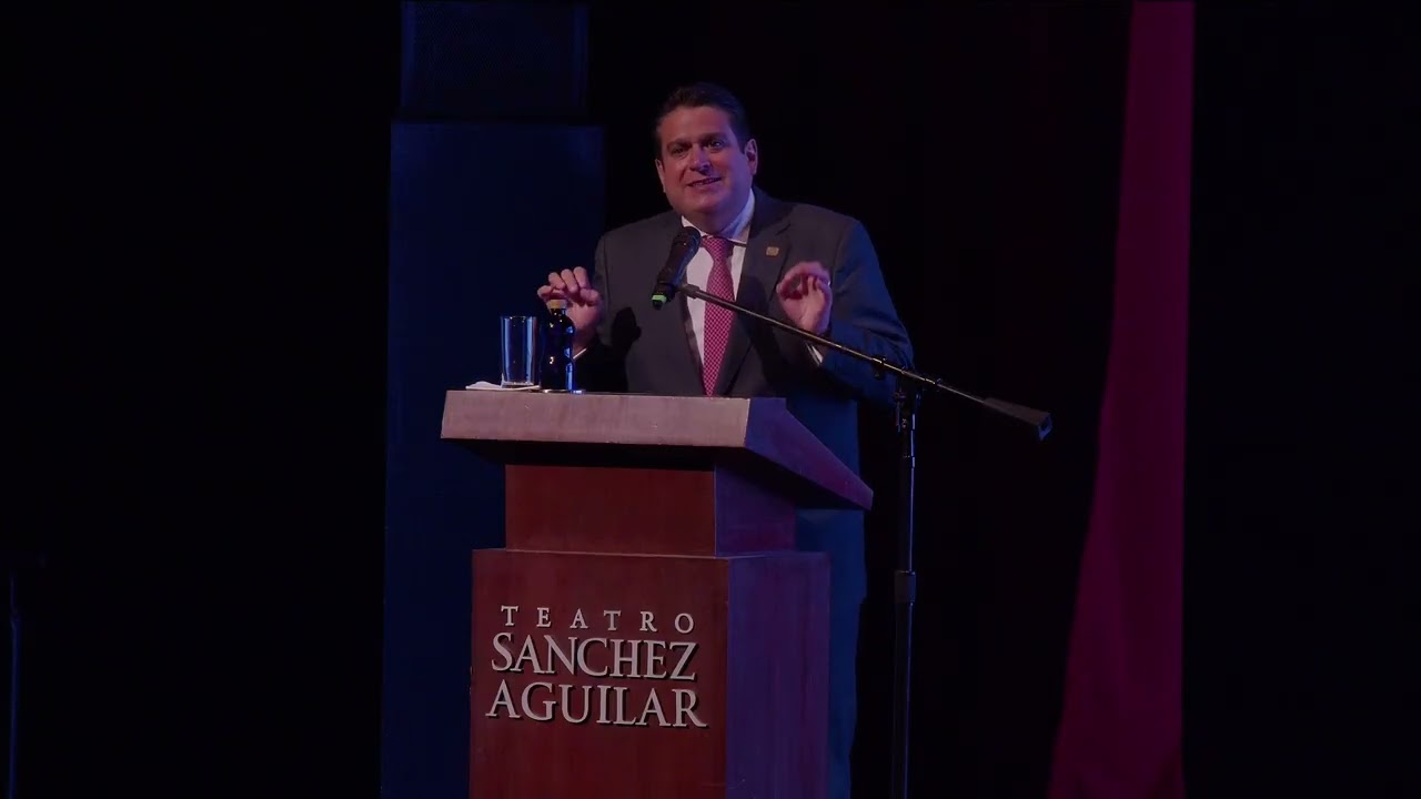 Procurador Juan Carlos Larrea Valencia