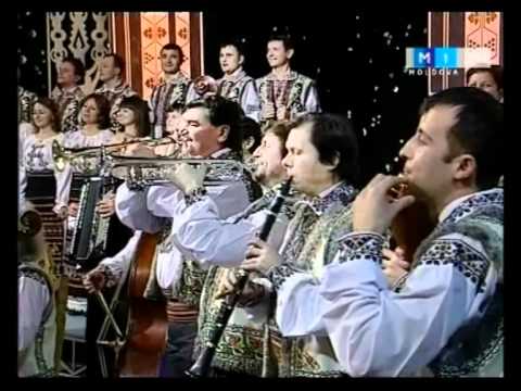 49.Corul Moldova si Orchestra Fluieras - Cantec de joc de S. Ciuhrii, dirijor V. Budilevschi