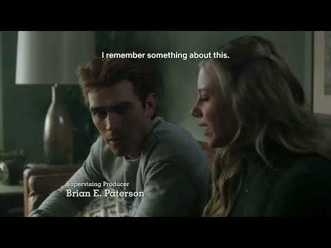 Everyone Reads The Comic Books - Riverdale 6x05 Scene