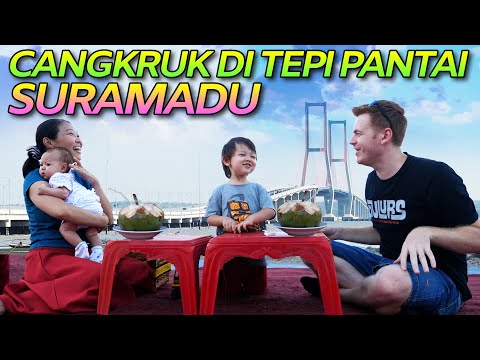 adem-duduk-santai-di-suramadu-bersama-keluarga-bule-jowo