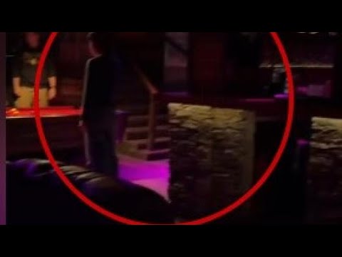 La scala stretta come unica via di fuga: il video girato nel bar «Le Constellation» a Crans Montana