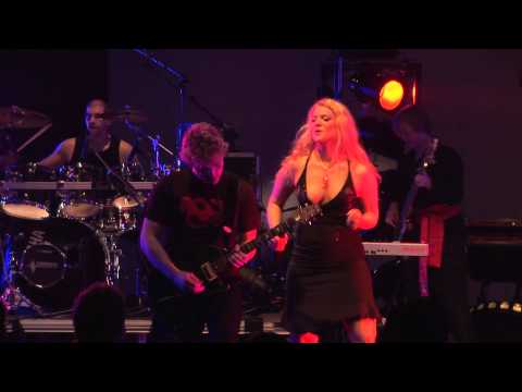 11 - Livin' on a Prayer (Bon Jovi Cover) - Big in Japan Live in Concert