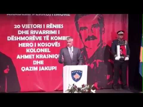 Në fillim të fjalimit të presidentit Thaçi, dikush bërtiti: Trego kush e ka vra? - Klan Kosova