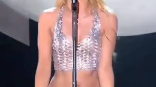 Shakira Live From Paris || Sele el Sol