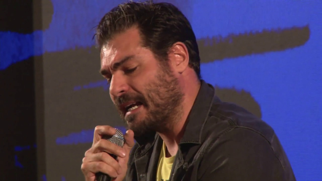 Thiago Lacerda lê o livro As Mais Belas Coisas do Mundo de Valter Hugo Mãe no Fliaraxá 2019