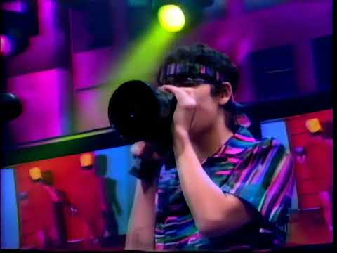 Le Tigre - Deceptacon (Live on Last Call With Carson Daly 2003) (HQ)