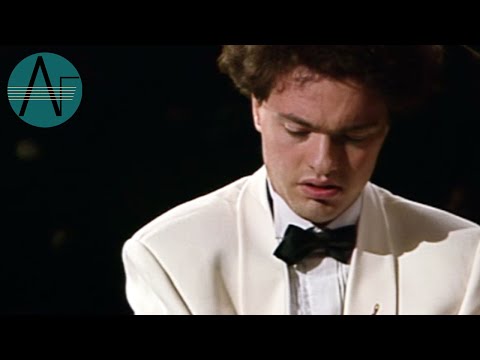 Evgeny Kissin: Modest Mussorgski - The market at Limoges (with Promenade)