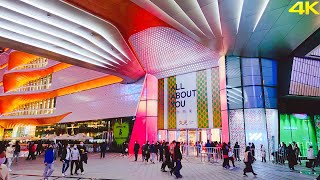 Video : China : JiuGuang Center, ShangHai A new, fabulous shopping mall.  With Wei`s Travel  ...        Bonus film - with REC ShangHai ...  