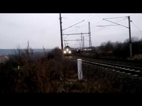 Sp 1694 + nákladní vlak v čele z esem 363 529-9 pozdrav