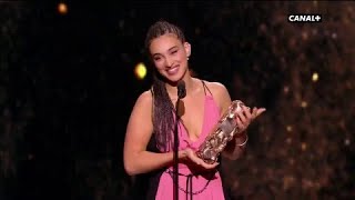 Camélia Jordana reçoit le César du meilleur espoir féminin ! - César 2018)