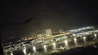 [問卦] 從香港機場起飛的窗外風景看到不夜城