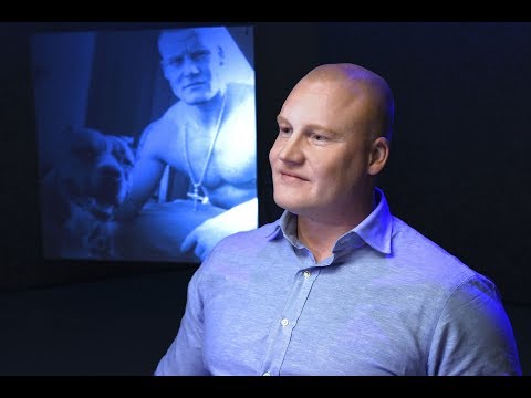 Lebensziel Geld | Im Knast in Kolumbien Gott begegnet | #ERFMenschGott