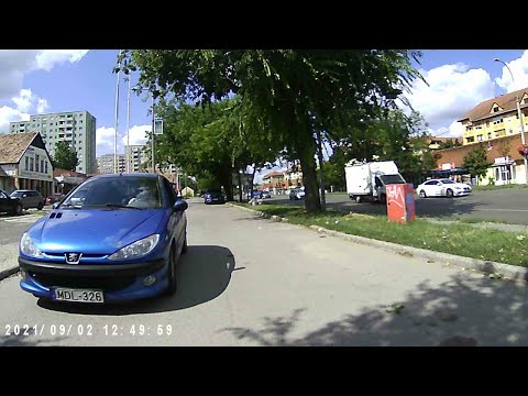 MDL-326 Szembe padlógáz és satufék - Oncoming floor it then brake hard