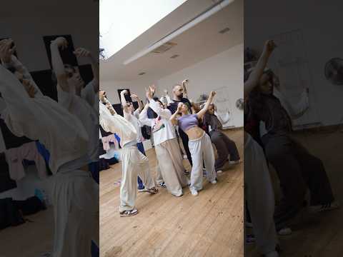 ‘EROS’: ENSAIO 💛🔱 #luza #eros #musicaportuguesa #newartist #behindthescenes