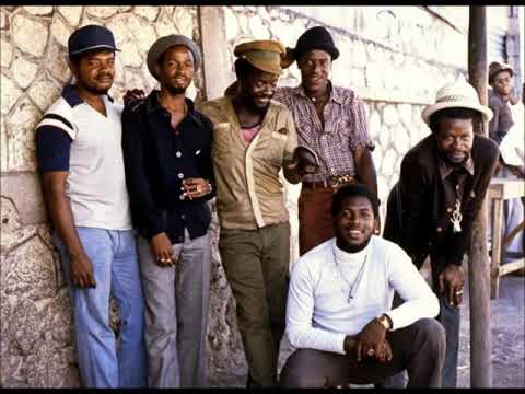 The Roots Radics -   Rain Dub.
