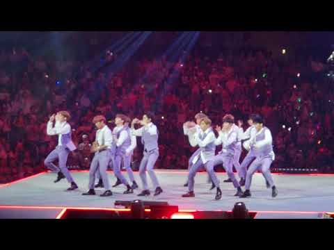KCON LA 2018 - WannaOne - Burn it Up