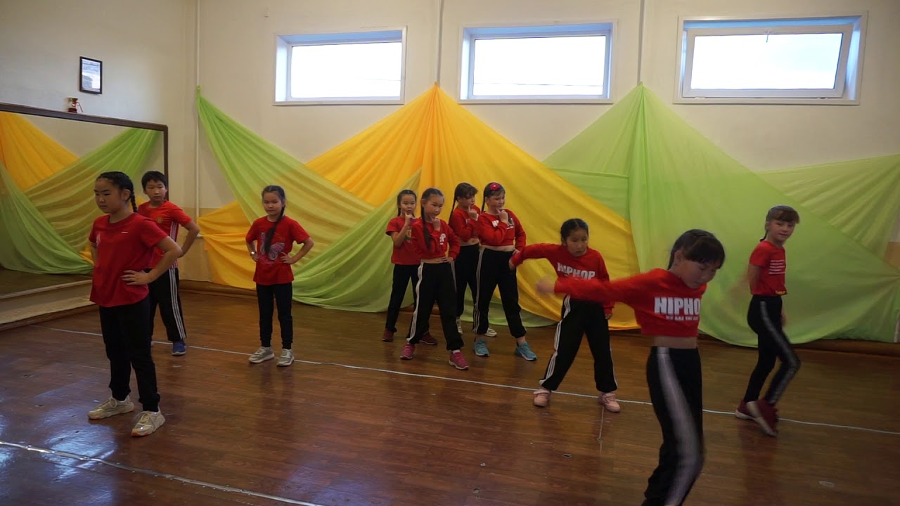 9. «Смайл» - «Танцуй со мной»