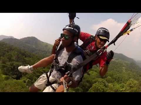 Robson voando de parapente.MP4