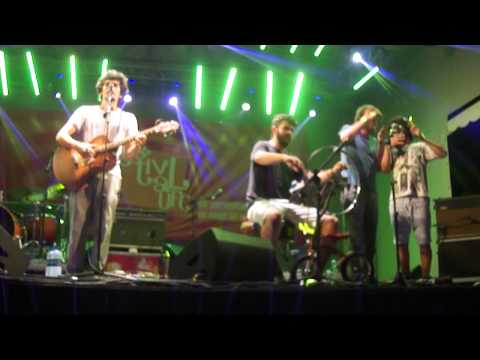 Apanhador Só - Na Ponta dos Pés (Festival UFC de Cultura @ Concha Acústica - 04/12/2014)