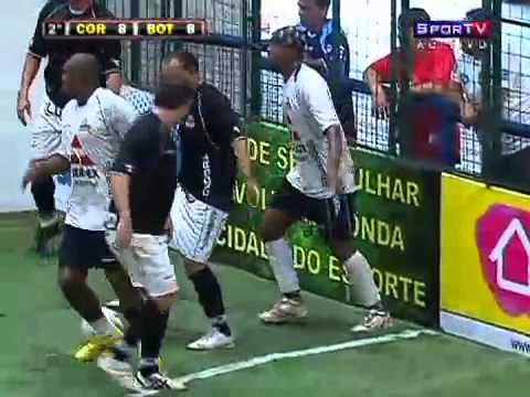 Viola agride árbitro durante partida de  Showbol