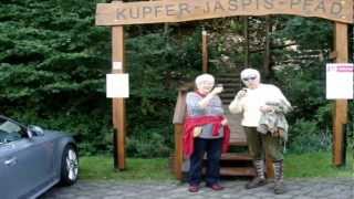 preview picture of video 'Wein, Wald, Wiesen Wanderung in Hintertiefenbach'