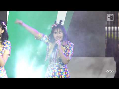 191012 BNK48 Khamin - Aitakatta อยากจะได้พบเธอ@ Grab Football Cup Future Arena  [4k60p]