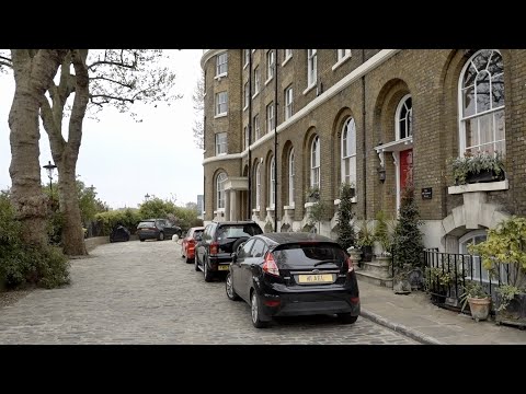 London Walk - Tower Bridge to Wapping Station - Subtitles