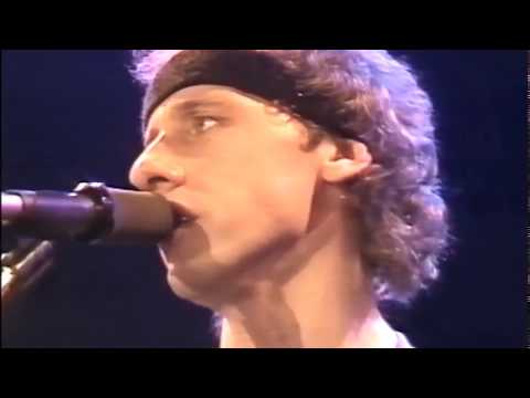 Tunnel of Love - Dire Straits (live at Wembley Arena, London 1985)