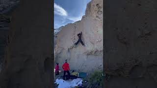 Video thumbnail of The Horseshoe Problem, V2. Buttermilk Country