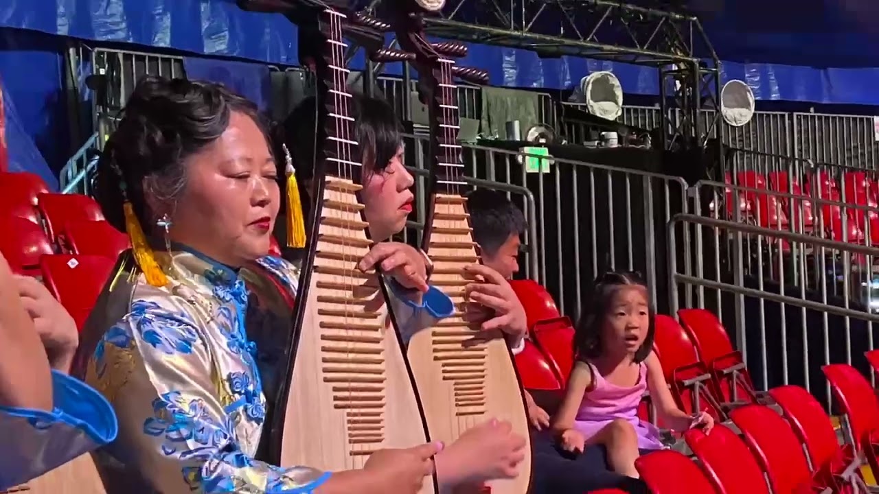 Univer Soul 马戏团开场秀