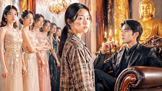 Una Chica Fea Es Llamada Para Completar El Número, Pero El CEO Se Enamora De Ella