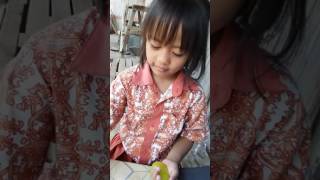 Download lagu Lani dan tiara main slime mp3 Download lagu Lani dan tiara main slime mp3