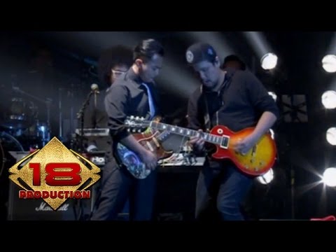 Kerispatih feat. Sammy Simorangkir - Takkan Berhenti  (Live Konser Surabaya 5 Desember 2014)