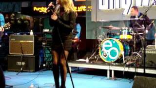Emily Osment - I Hate the Homecoming Queen (live)