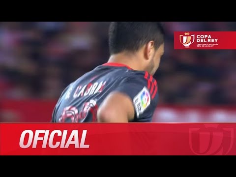 Remate de Cabral tras un gran pase de Aspas, salva Rico