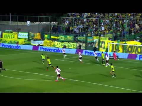 Espectacular atajada de Chiarini - Defensa y Justicia 1 - 0 River - Primera División 2015 - Fecha 19
