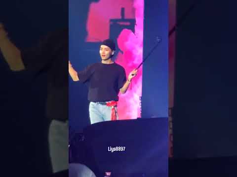 181020 Answer:Love Myself @ BTS방탄소년단Love yourself tour in Paris Fancam Day 2