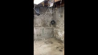 Watch video: Inspection d'un sous-sol qui subit des infiltrations d'eau chaque printemps par notre spécialiste Jerry