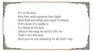 Vonda Shepard - It's in His Kiss The Shoop Shoop Song Lyrics