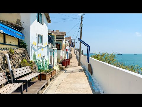 [4K] Seaside walk of Huinnyeoul Culture Village in Busan Korea Tour Guide 부산 영도구 흰여울문화마을 아름다운 봄의 산책