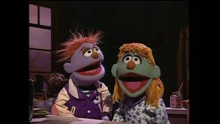 Plaza Sésamo (Sesame Street) - Some Enchanted Lunchtime (Latin Spanish)