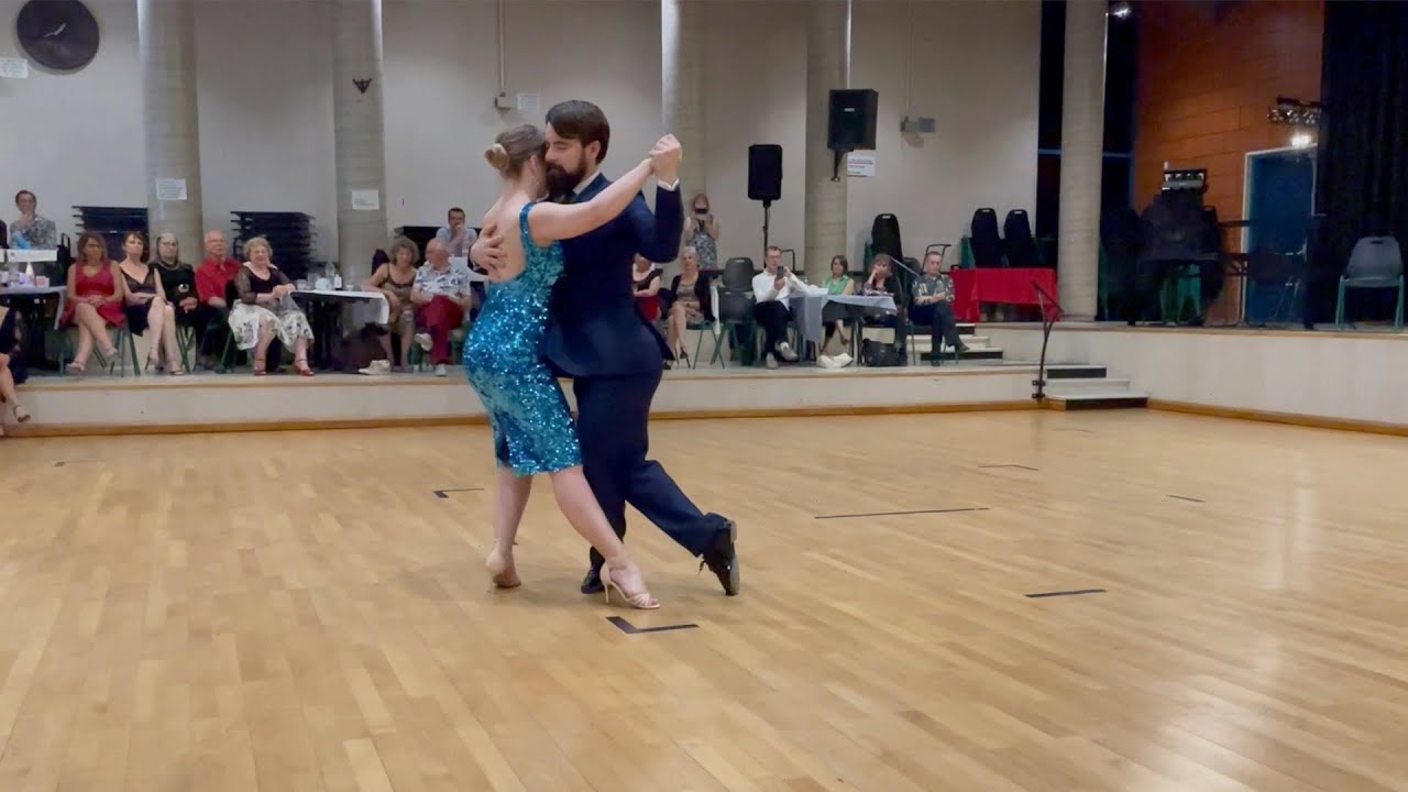 Video thumbnail for Maja Petrović  & Marko Miljević  - "Mandria" - D'Arienzo & Echagüe - 2/4