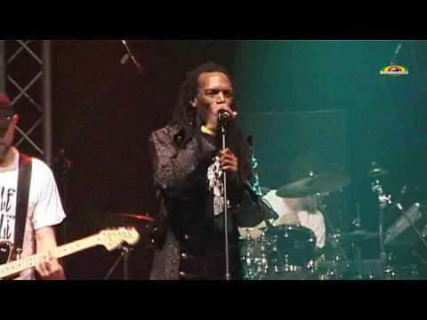 DubXanne  " Police In Dub " - "The Beds To Big To Big Without You" @ One Love 2008