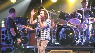 Pearl Jam: Push Me, Pull Me [HD] 2010-05-17 - Boston, MA