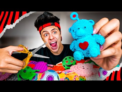 CORTANDO E ABRINDO FIDGET TOYS E STRESS BALLS DA MINHA COLEÇÃO!