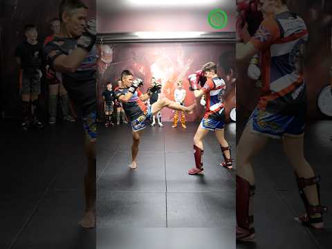Muay Thai Training – Feinting the Teep with Yoddecha Sityodtong