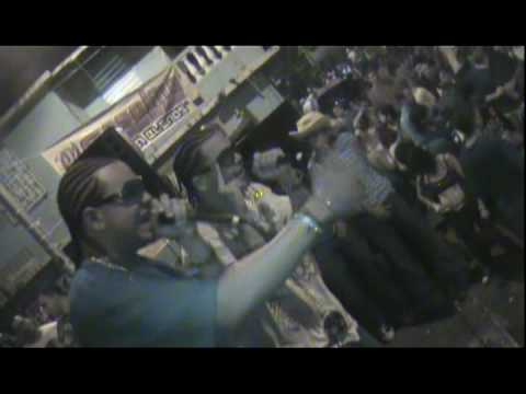 Klaze y Eztylo - Ella es una Para Bichhh - Live Edit Video